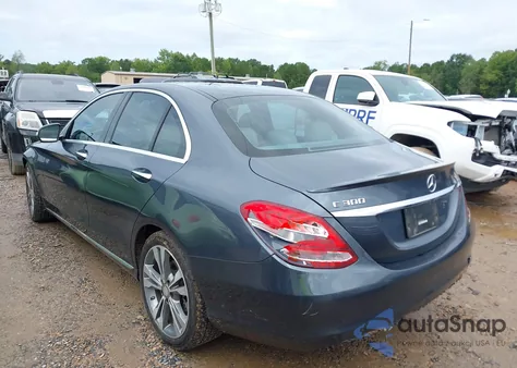 2015 Mercedes-Benz C 300 из США, поврежденный, VIN 55SWF4JB0FU055962